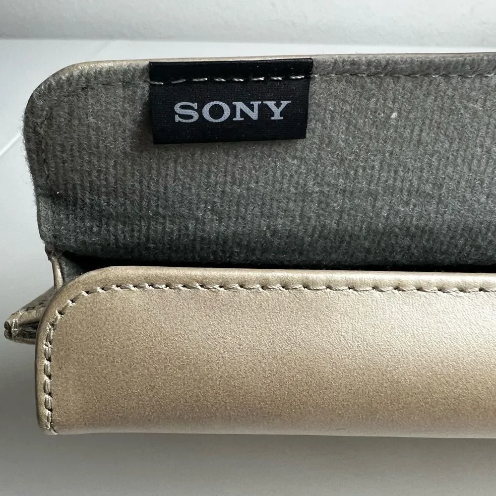 11 Inch Leather Notebook Laptop Carrying Case (Champagne Gold) By Sony